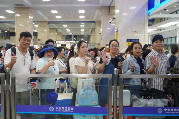 天金策略 云南河口口岸单日团队旅游入境人数创新高，达5223人次